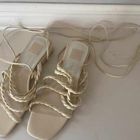 Dolce Vita Hayley Sandals - like new - Picture 3 of 6